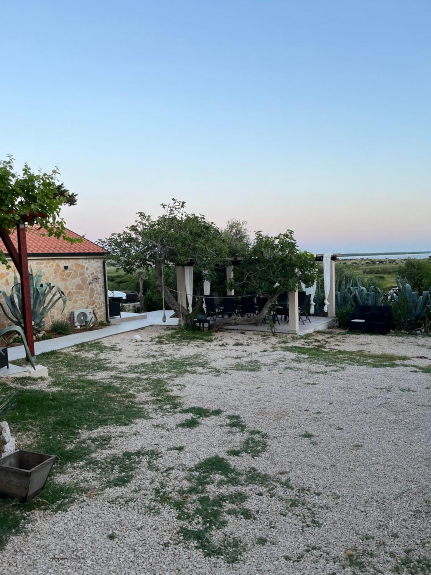 Villa Slatina Near Zrce Beach โนวาลยา ภายนอก รูปภาพ